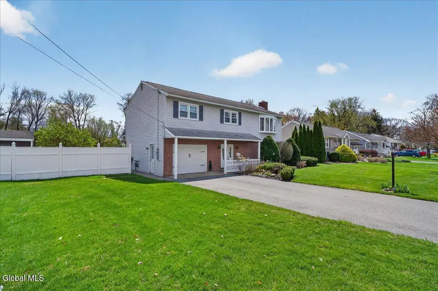 2158 Robinwood Avenue, Rotterdam, NY 12306 - #2