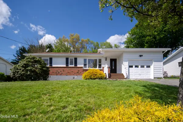 22 Verdi Boulevard, Colonie, NY 12110