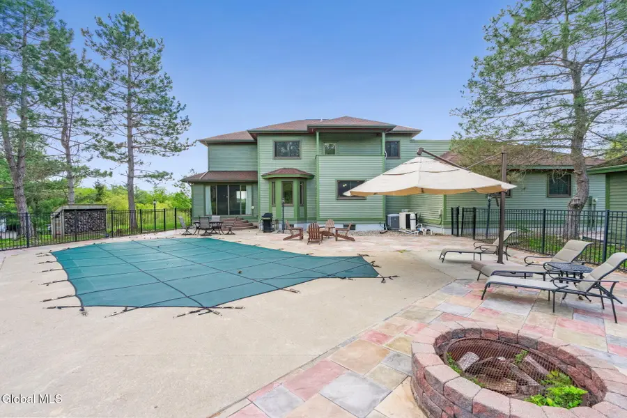 8 Fox Glove Court, North Greenbush, NY 12198 - #2