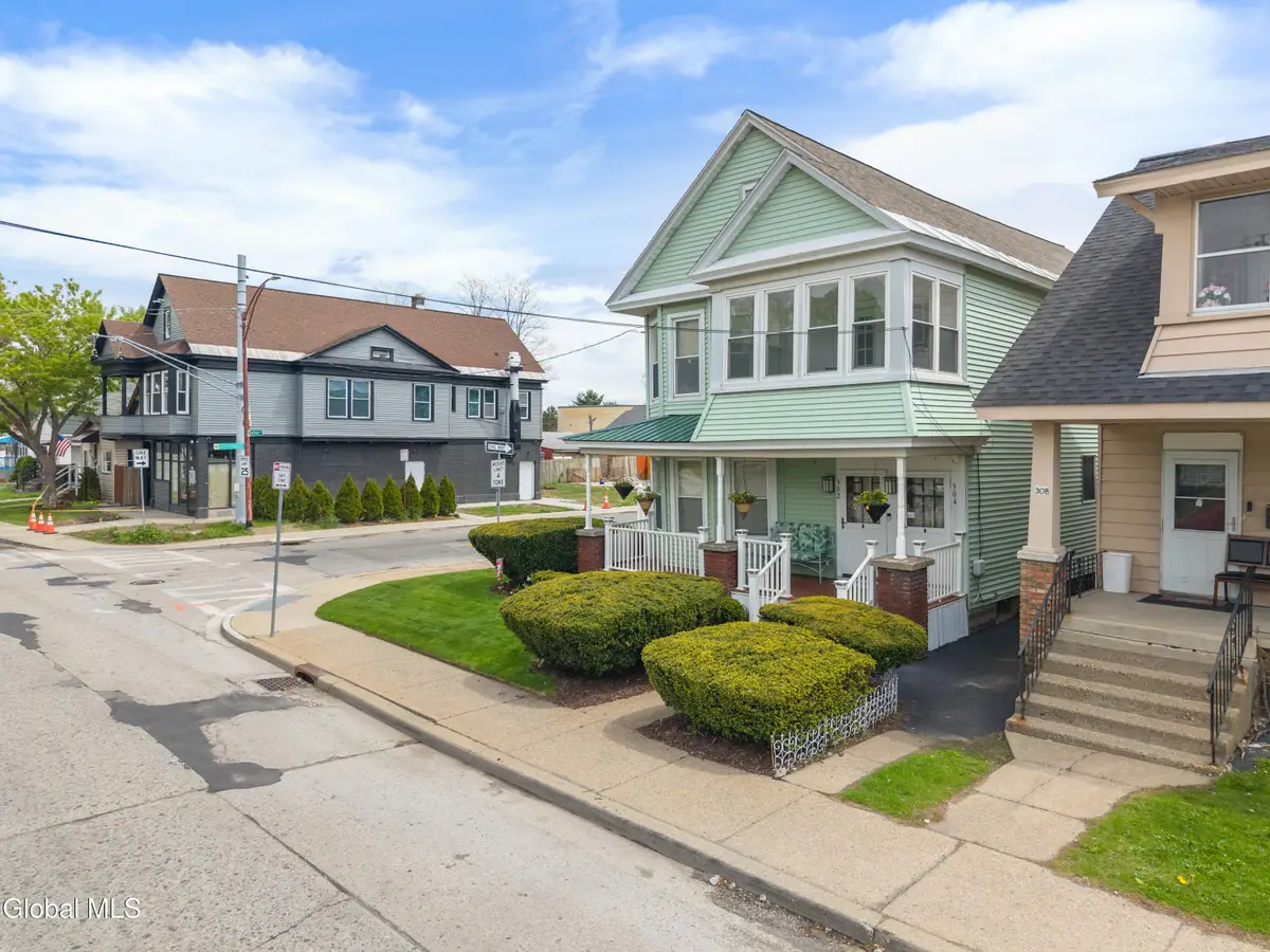 302-304 Michigan Avenue, Schenectady, NY 12303 - #1