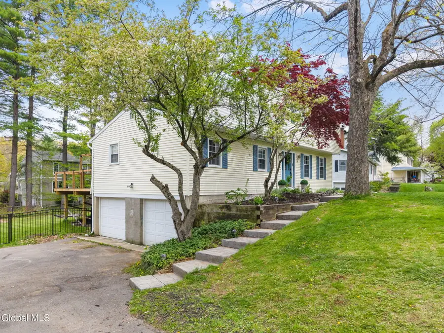 29 Surrey Mall, Slingerlands, NY 12159 - #2