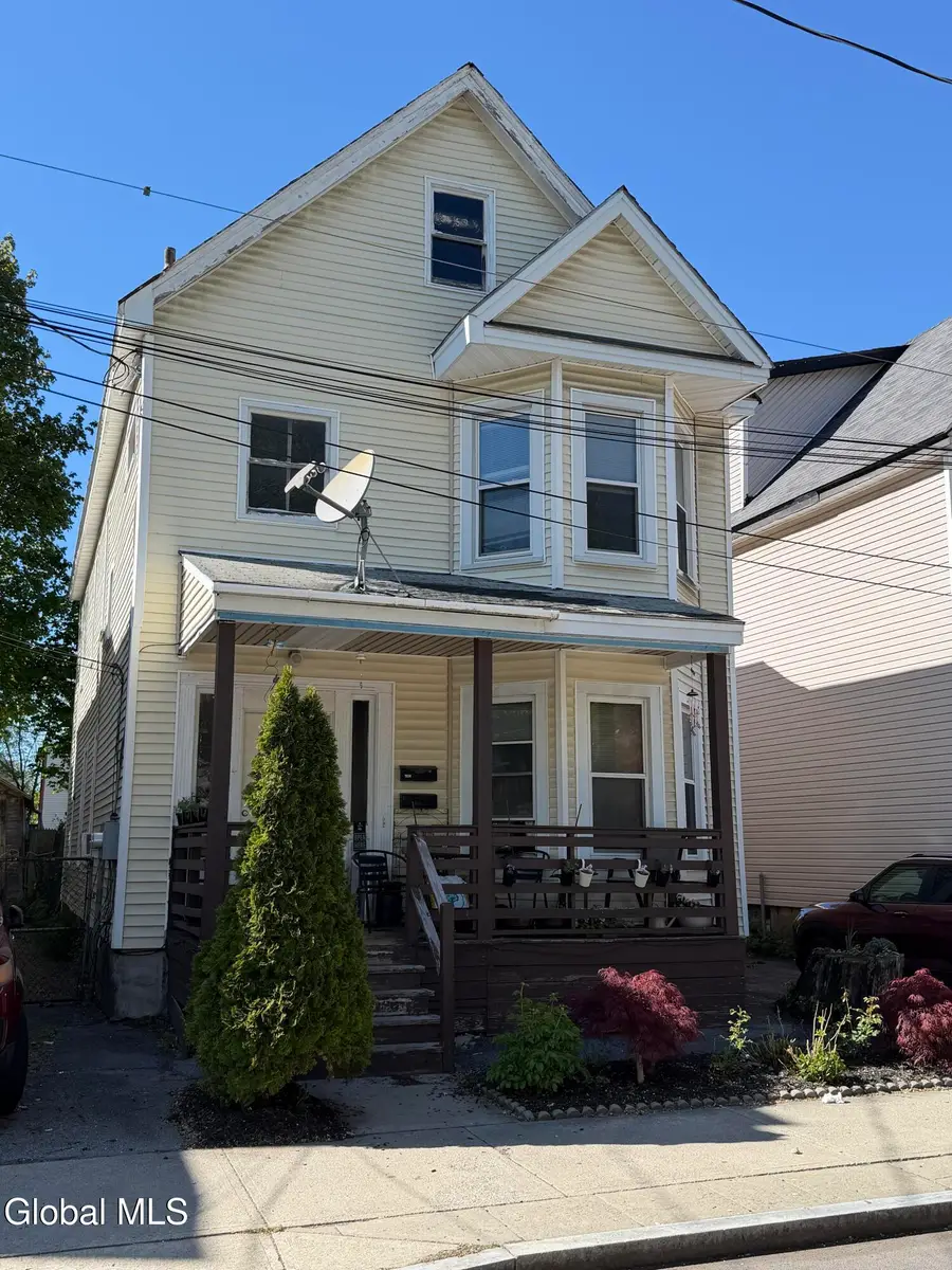 27 Catherine Street, Schenectady, NY 12307 - #3