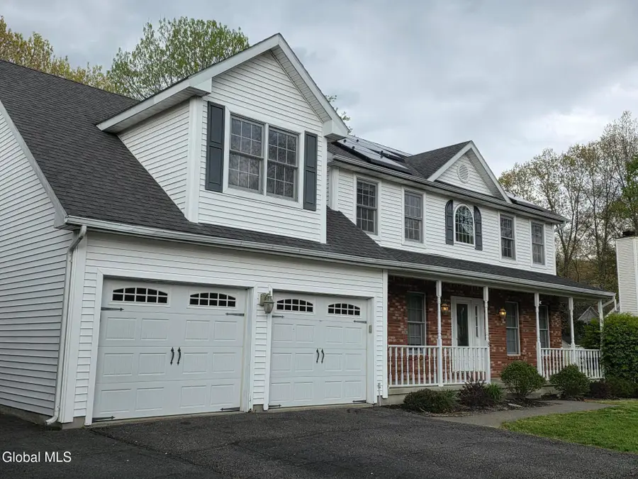 8 Spruce Street, Clifton Park, NY 12065 - #2