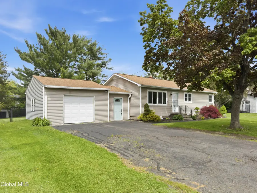 4 Earl Lynn Court, Cohoes, NY 12047 - #2