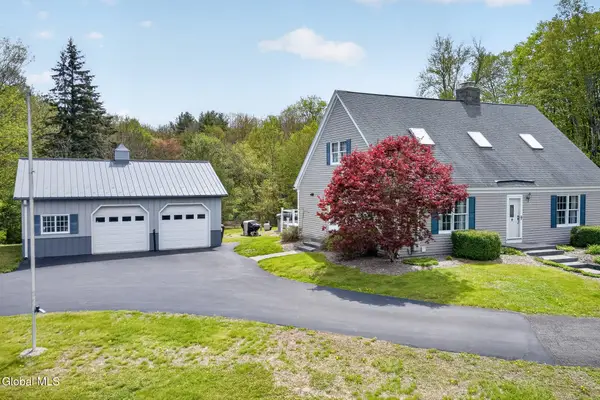 3760 Ny Highway 150, Sand Lake, NY 12061