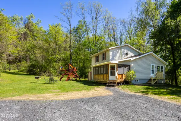 99A Beach Road, Halfmoon, NY 12065