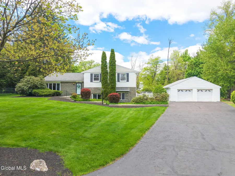 23 Fernwood Drive, Loudonville, NY 12211 - #2