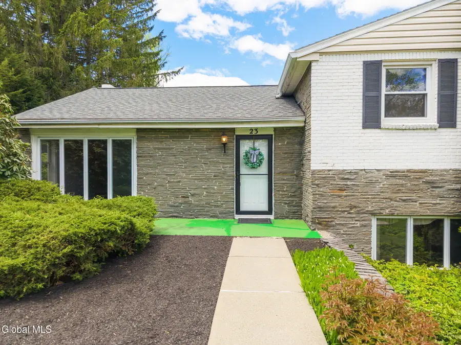 23 Fernwood Drive, Loudonville, NY 12211 - #3