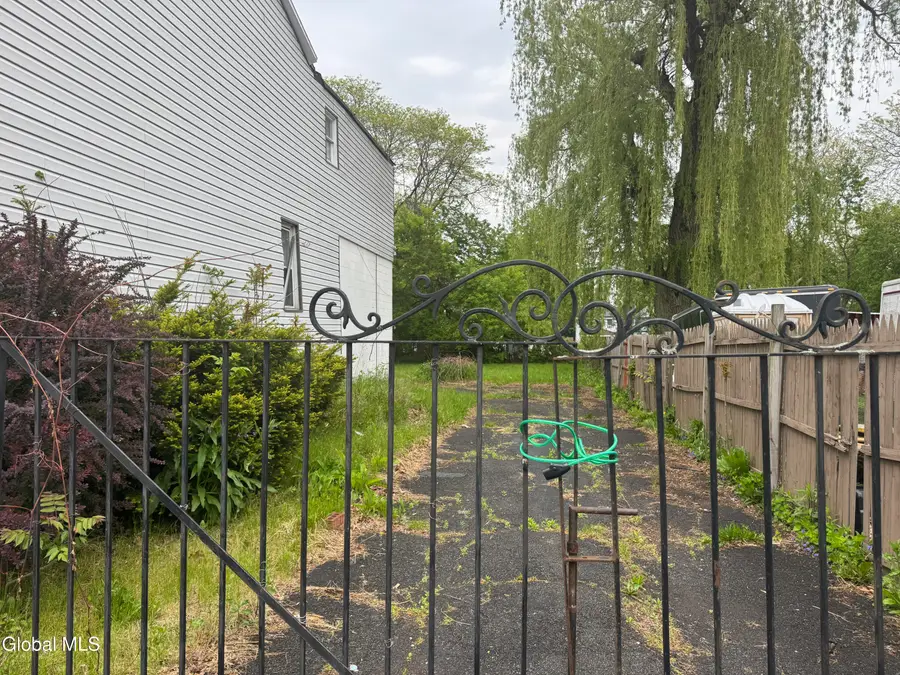 221 Livingston Avenue, Albany, NY 12210 - #2
