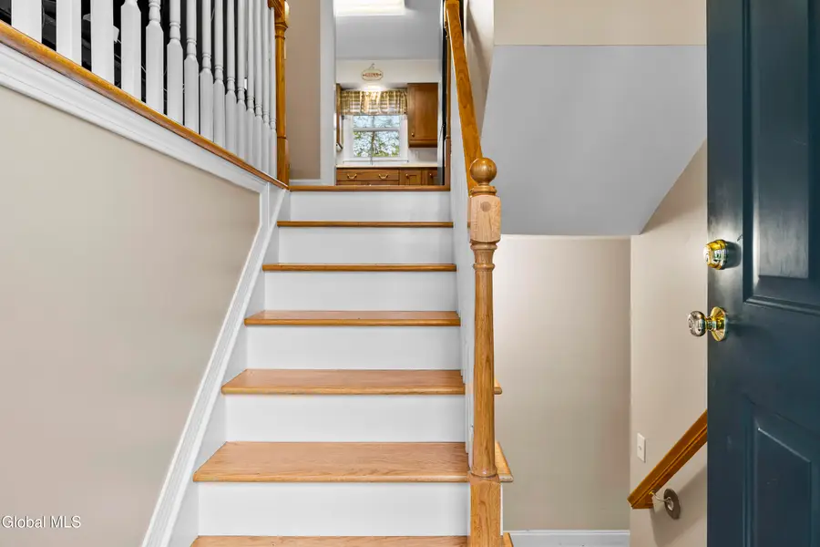28 Vista Lane, Bethlehem, NY 12158 - #3