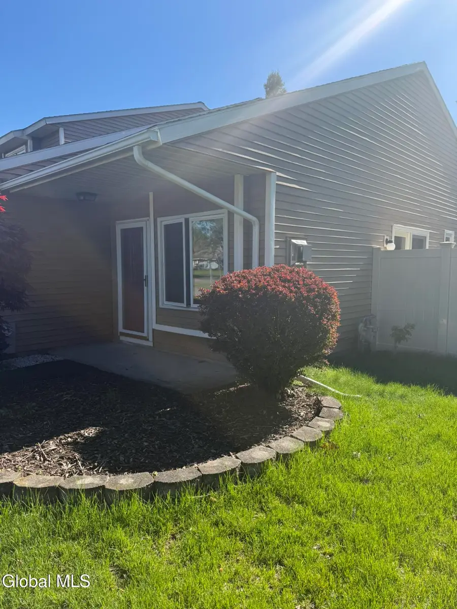 2050 Rosedale Way, Guilderland, NY 12303 - #2