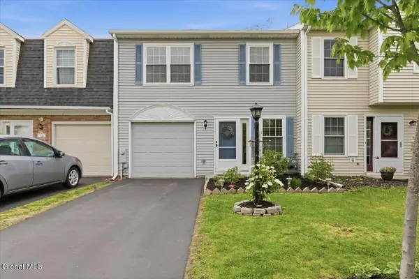 126 Bridgewood Lane, Watervliet, NY 12189