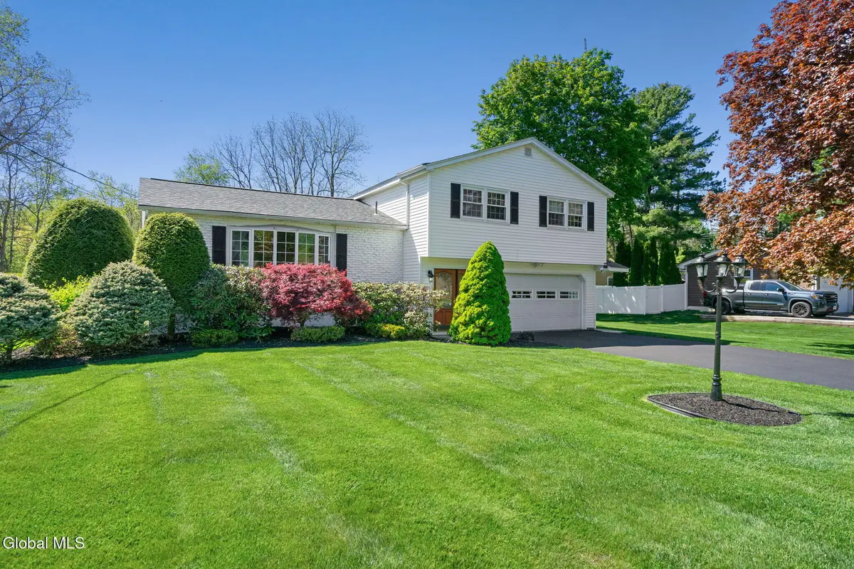 4 Country Fair Lane, Glenville, NY 12302 - #1