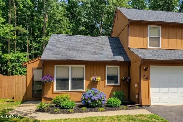 24 Arrow Wood Place, Malta, NY 12020