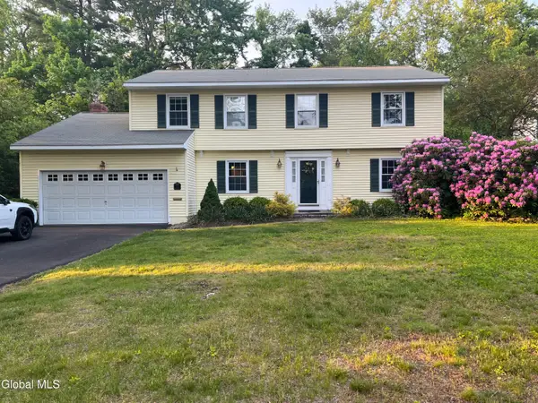 33 Fairway Avenue, Bethlehem, NY 12054