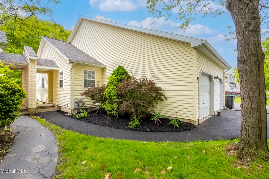 22 Brook Street, Hampton Manor, NY 12144 - #2