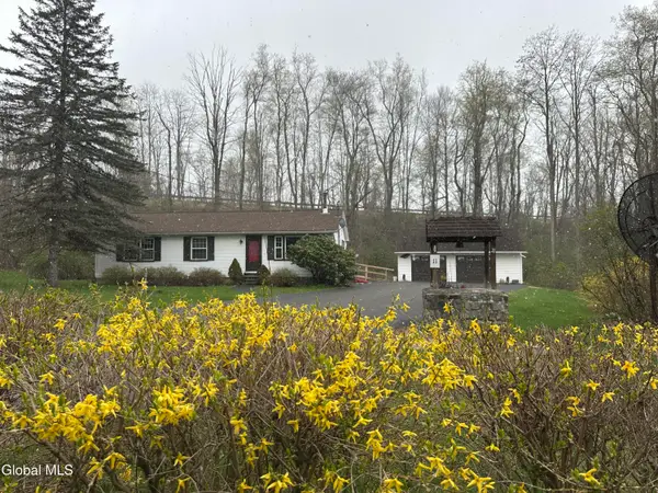 11 Kinderhook Lane, New Lebanon, NY 12125