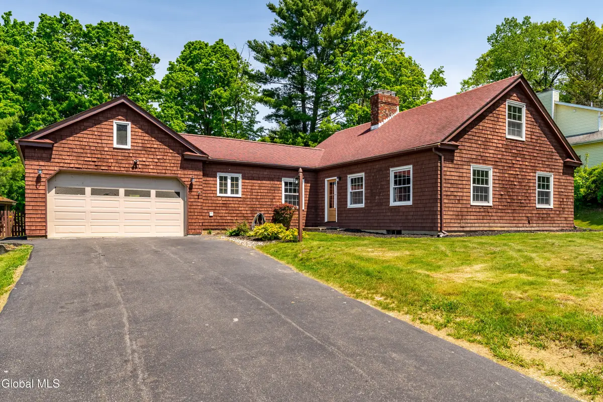 2704 Apple Tree Lane, Schodack, NY 12033 - #1