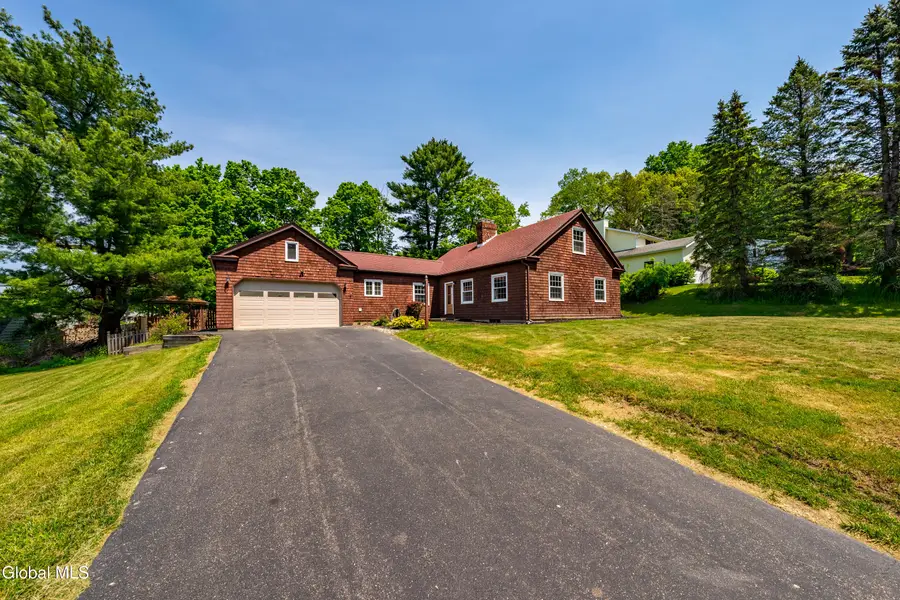 2704 Apple Tree Lane, Schodack, NY 12033 - #2
