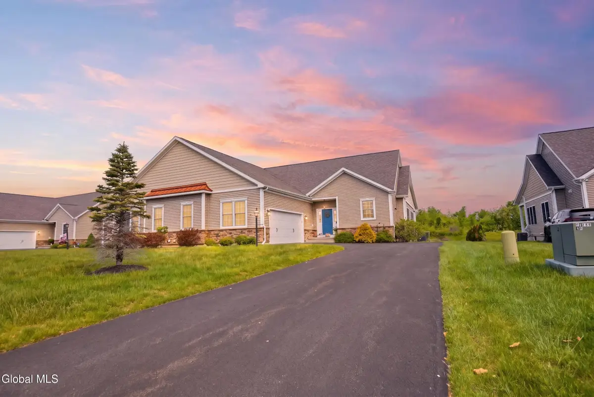 13 Elena Court, Halfmoon, NY 12118 - #1