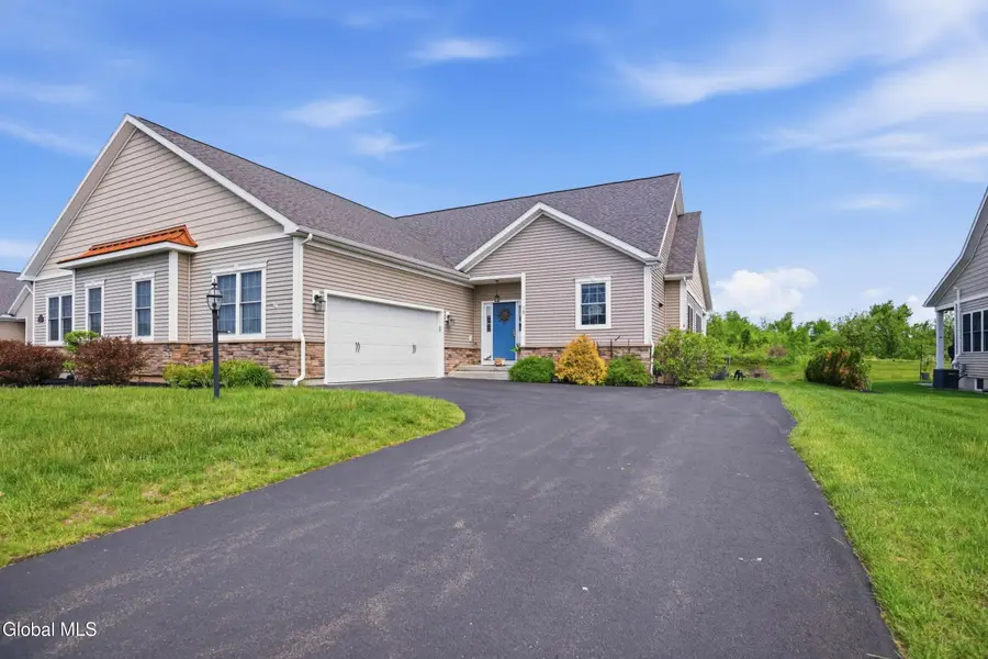 13 Elena Court, Halfmoon, NY 12118 - #2