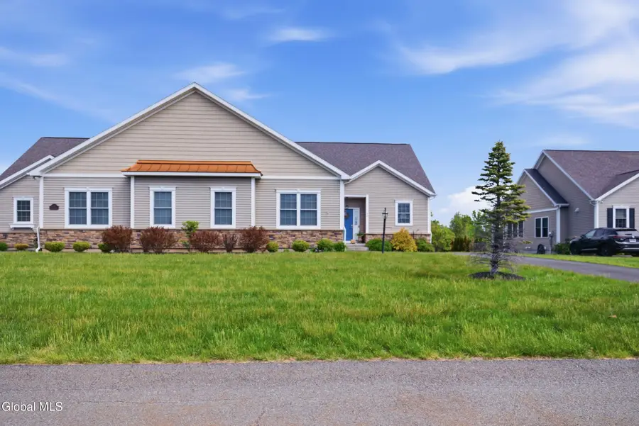 13 Elena Court, Halfmoon, NY 12118 - #3