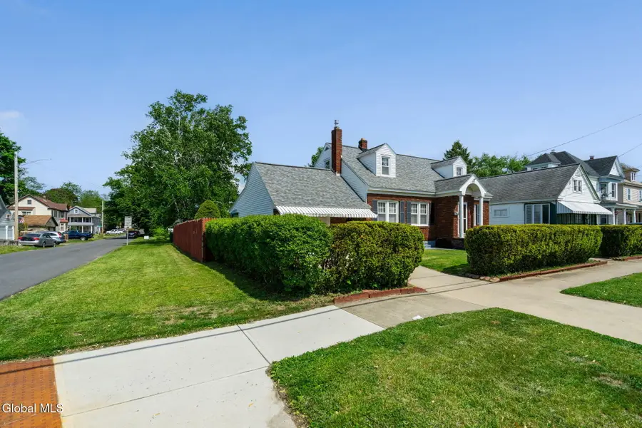 905 Vischer Avenue, Rotterdam, NY 12306 - #2