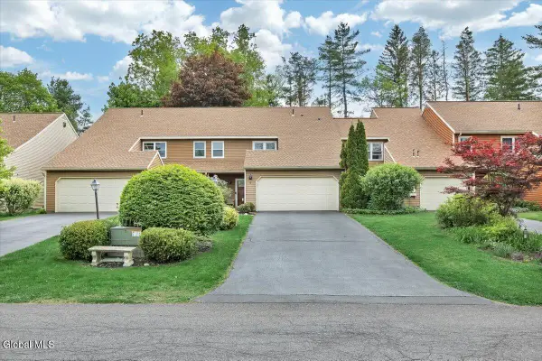 6 Quincy Road, Bethlehem, NY 12077