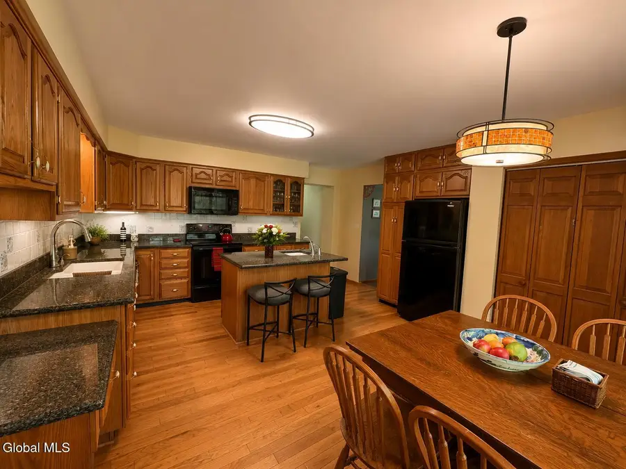 796 Feura Bush Road, Bethlehem, NY 12054 - #2