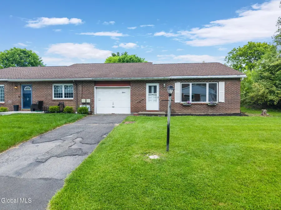 15 Olympian Drive, Slingerlands, NY 12159 - #2