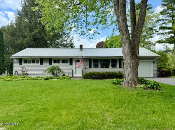 9 Reservoir Drive, Queensbury, NY 12804
