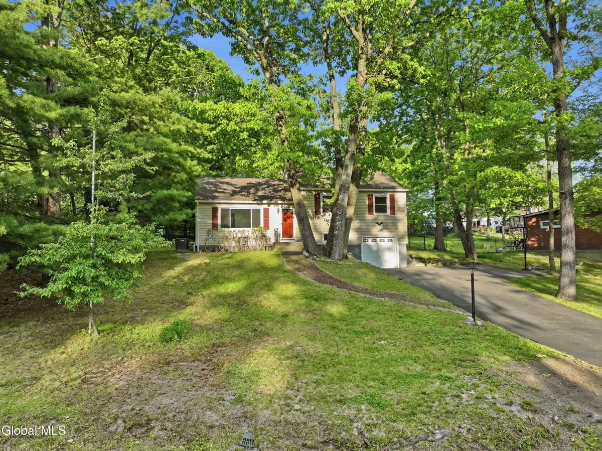9 W Skyview Drive, Cohoes, NY 12047 - #1