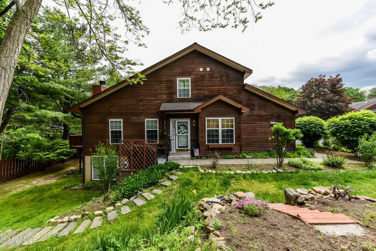 12 Tracey Court, Troy, NY 12180 - #1