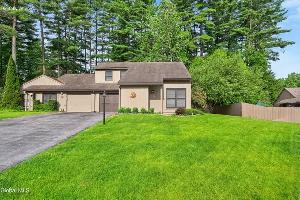 10 Margaret Drive, Queensbury, NY 12804