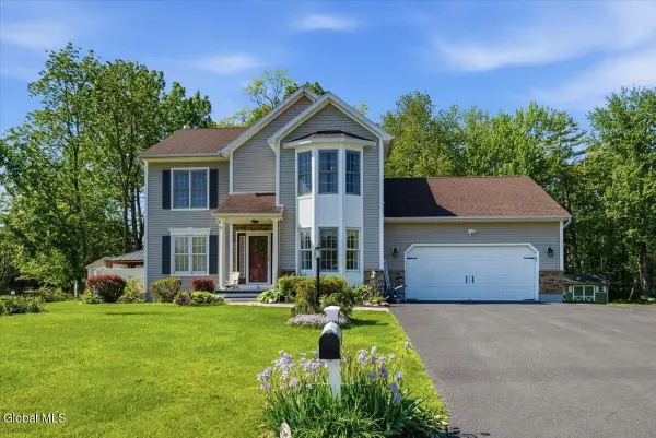 6 Wildwood Lane, Bethlehem, NY 12158