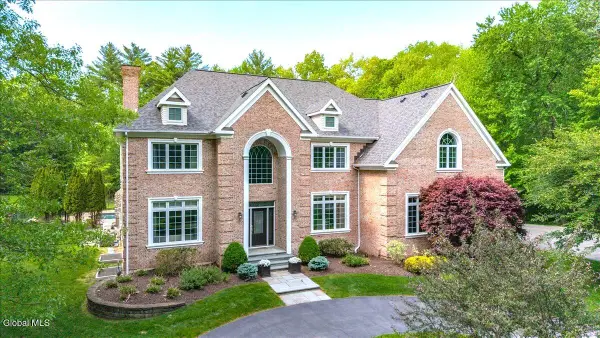 7 Towline Lane, Clifton Park, NY 12065