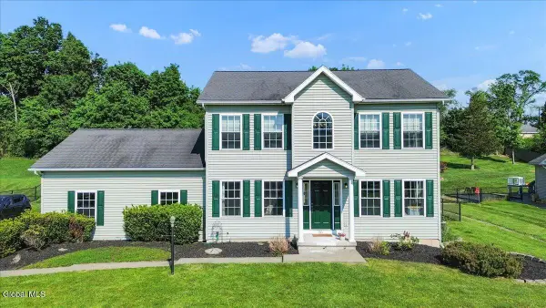 20 Laura Lane, Ravena, NY 12143