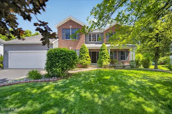 52 Chesterwood Drive, Bethlehem, NY 12158