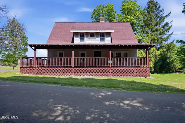 4 Tyler Way, Sand Lake, NY 12196