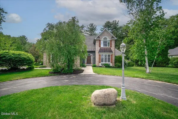 27 Arrowhead Road, Saratoga Springs, NY 12866