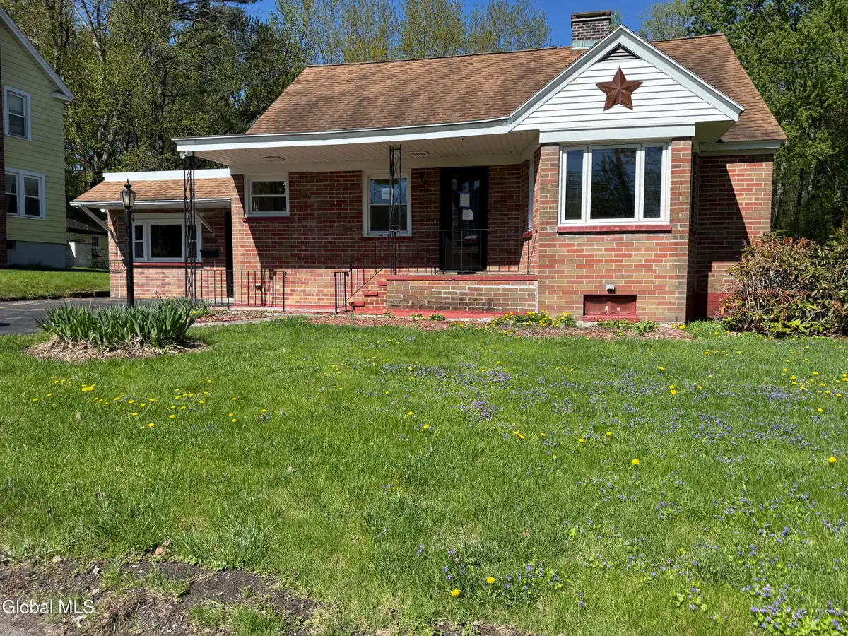 18 Bellevue Avenue, Gloversville, NY 12078 - #1