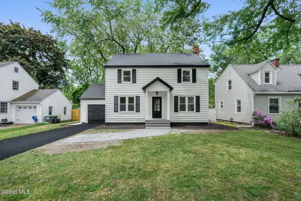 1413 Via Del Mar, Niskayuna, NY 12309