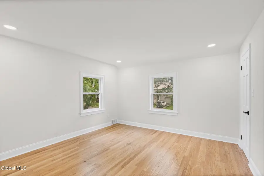 1413 Via Del Mar, Niskayuna, NY 12309 - #3