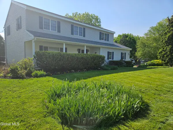 2122 Orchard Park Drive, Niskayuna, NY 12309