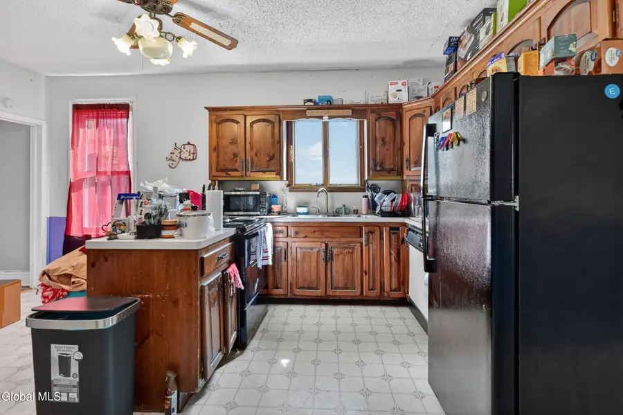 3 Young Avenue, Amsterdam, NY 12010 - #3