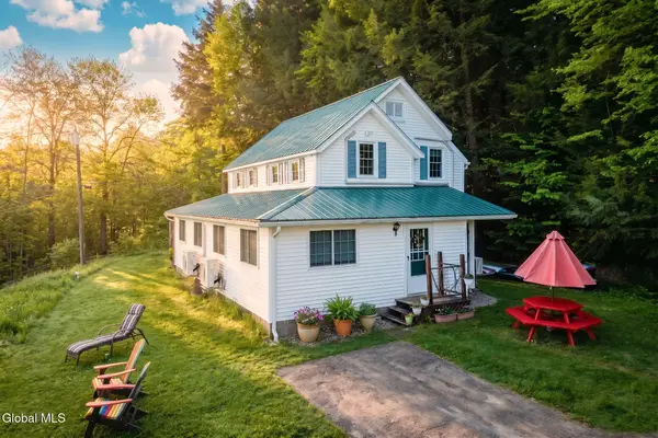 204 Mountain Lake South Shore Road, Gloversville, NY 12078