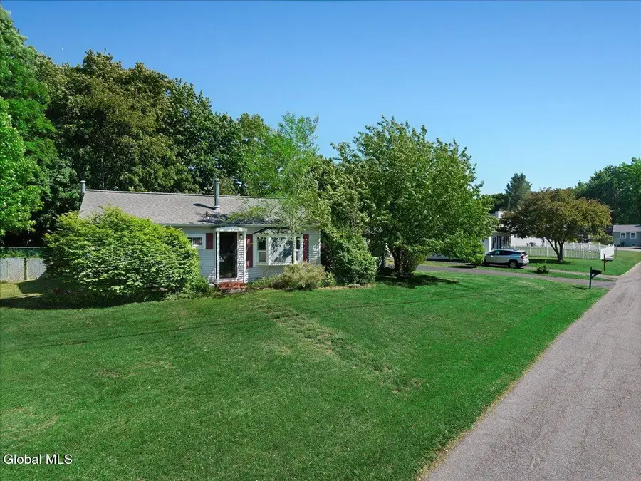 3 Jones Drive, Colonie, NY 12309 - #2