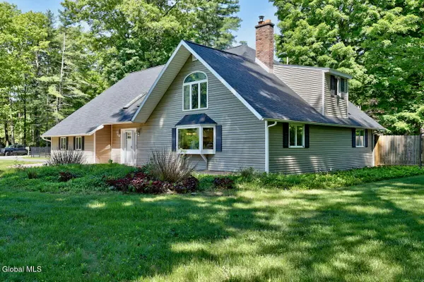 1 Lakeview Drive, Wilton, NY 12831