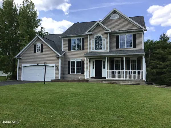 10 Reynolds Court, Bethlehem, NY 12054
