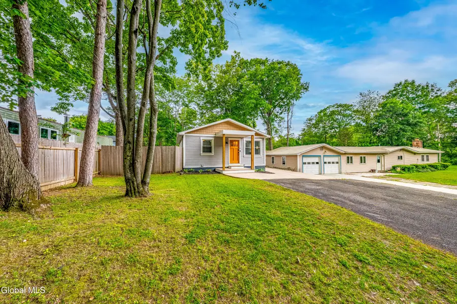 8 Cove Street, Niverville, NY 12130 - #3